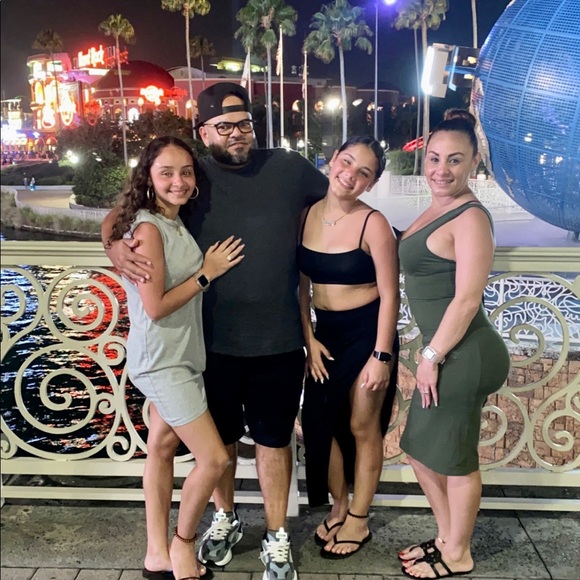 Meet your Posher, Alex - Picture 6 of 8